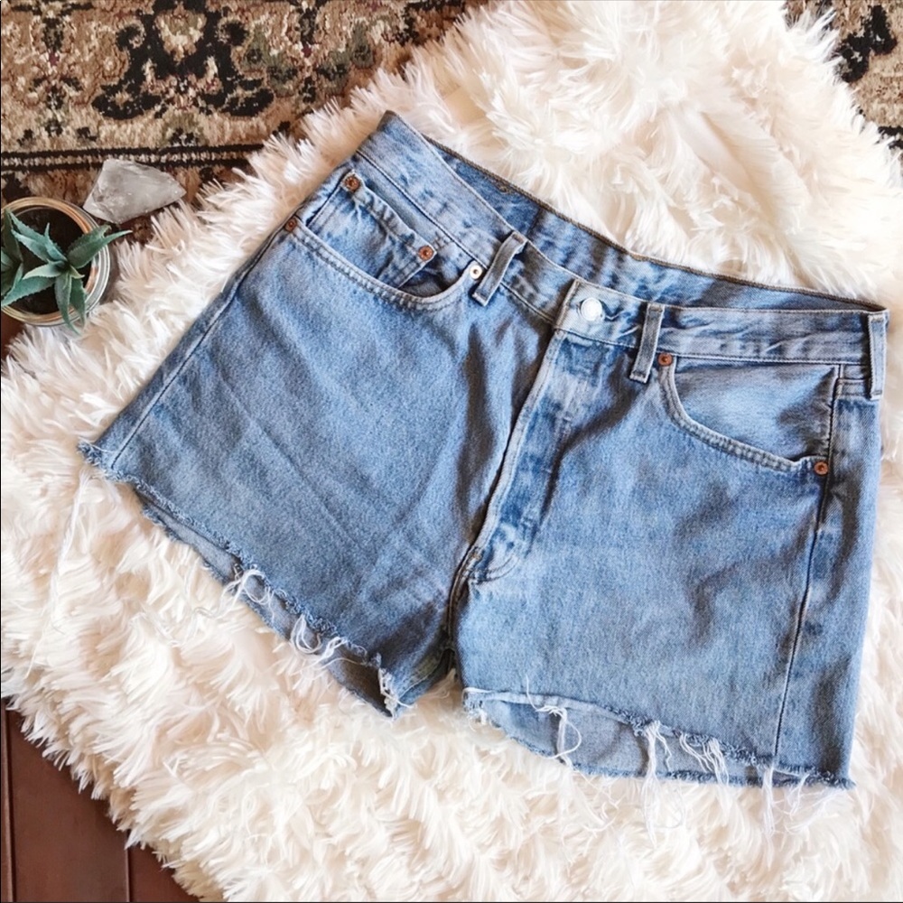 Vintage High Waisted Levi’s Cut Off denim shorts